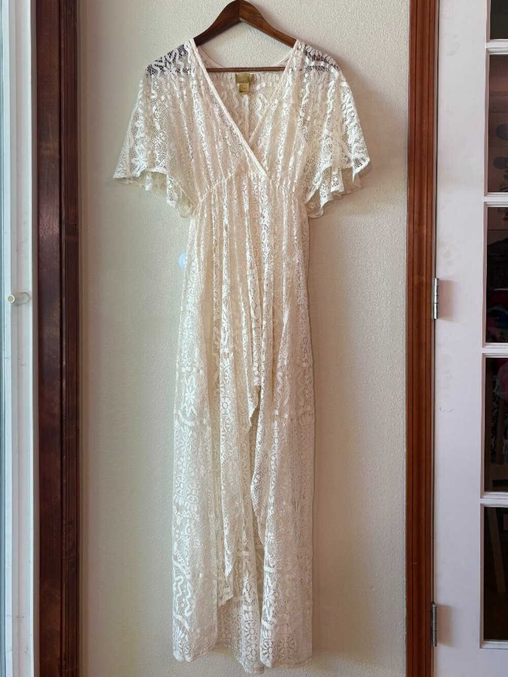 EUC H&M White Floral Lace High Low Maxi Dress Deep V Neck Butterfly Sleeves Sz 4